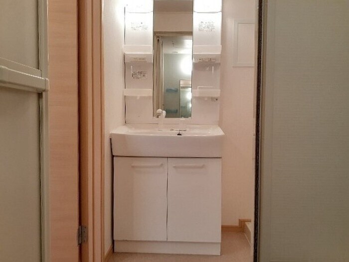 物件内観写真7　(洗面)