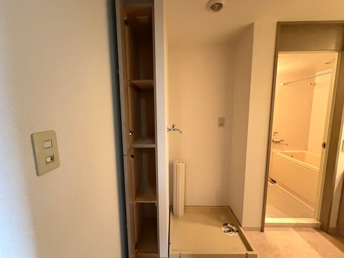 物件内観写真16　(洗濯機置場)