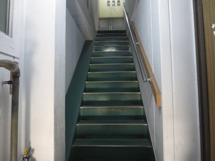 物件外観写真6　(エントランス部分)