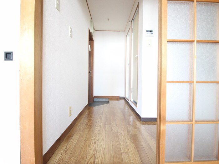 物件内観写真14　(廊下)