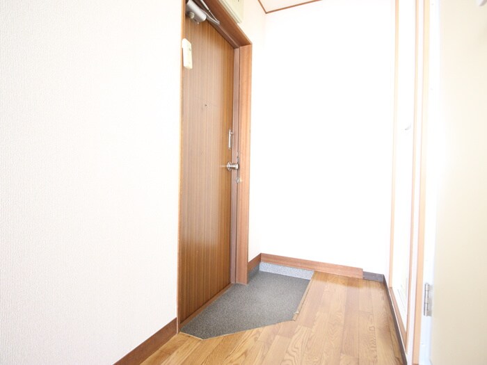 物件内観写真15　(玄関)