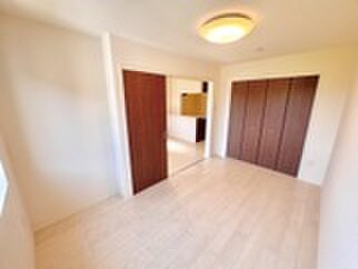 物件内観写真5　(居室)