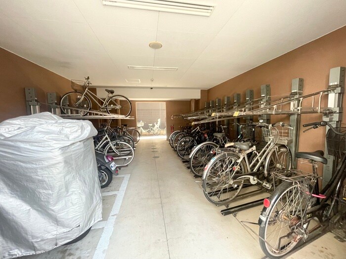 物件外観写真3　(駐輪場)
