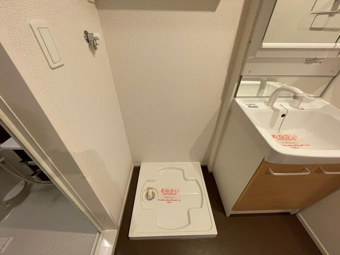 物件内観写真19　(洗濯機置場)