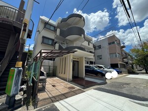 Parthenon上社外観写真