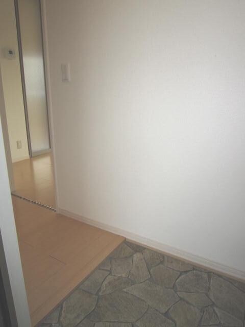 物件内観写真10　(玄関)