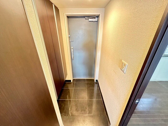 物件内観写真19　(玄関)