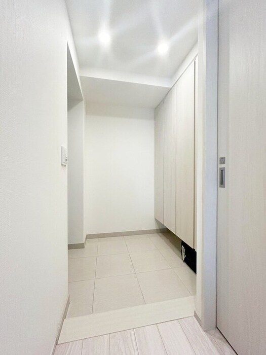 物件内観写真17　(玄関)