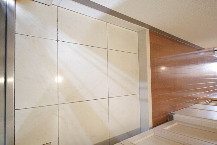 物件内観写真16　(玄関)