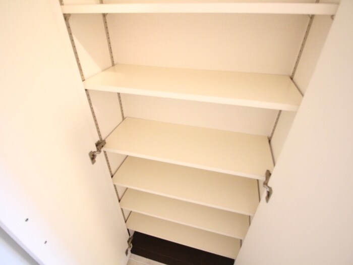 物件内観写真15　(靴箱)