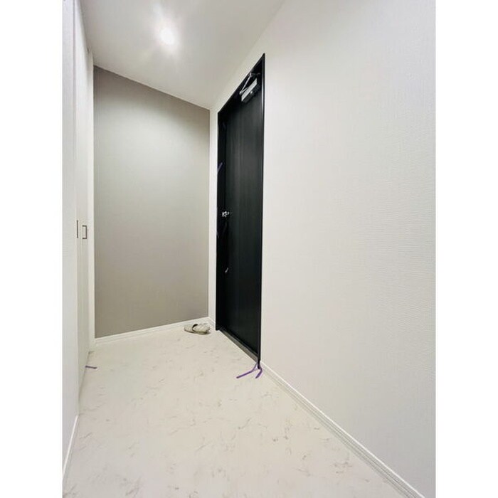 物件内観写真2　(玄関)