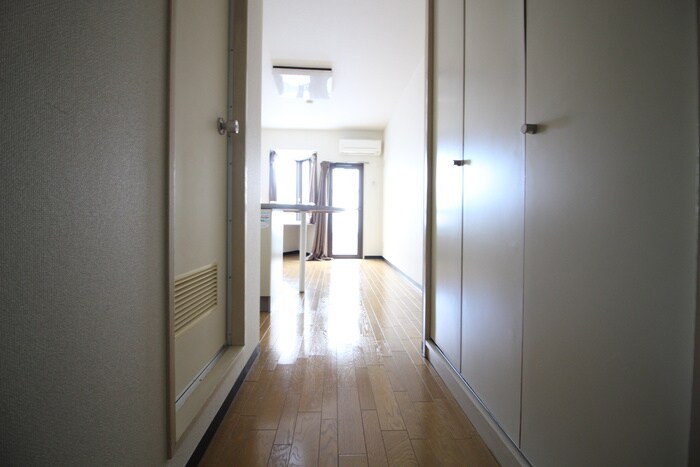 物件内観写真8　(廊下)