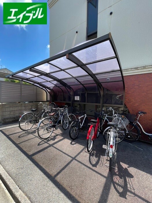 物件外観写真3　(駐輪場)