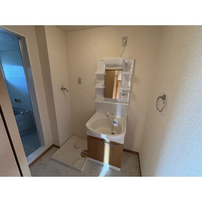 物件内観写真8　(洗面)