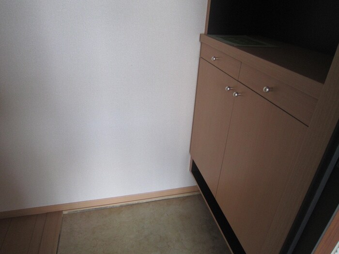 物件内観写真12　(玄関)