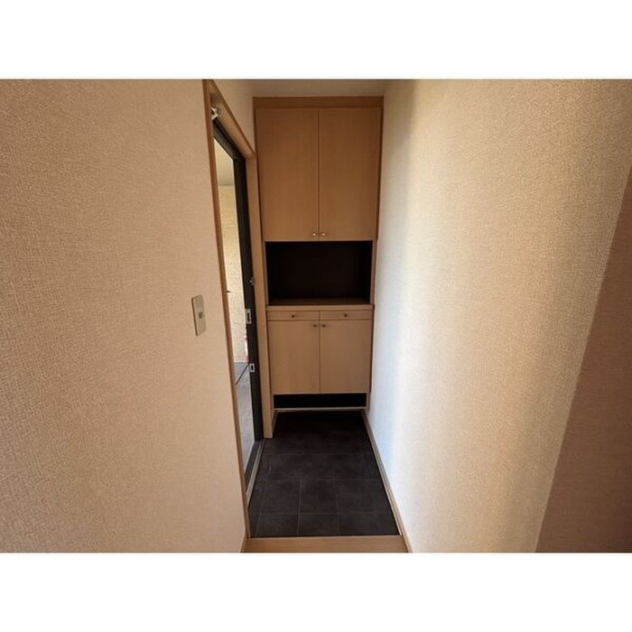 物件内観写真13　(玄関)