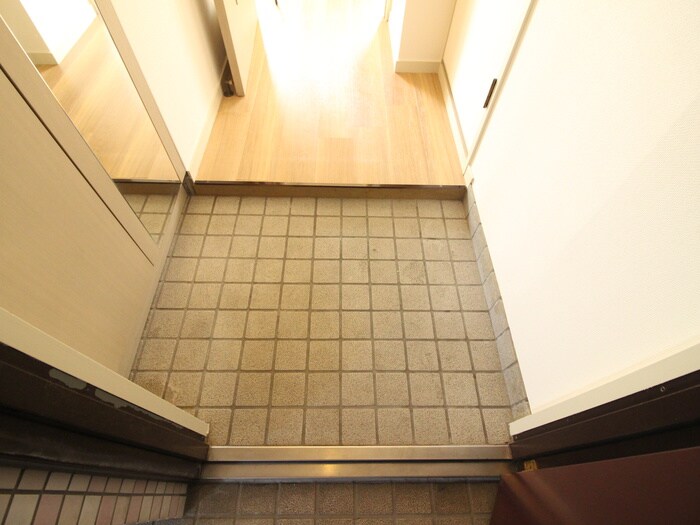 物件内観写真18　(玄関)