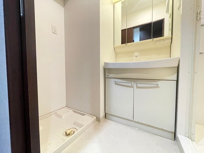 物件内観写真12　(洗濯機置場)