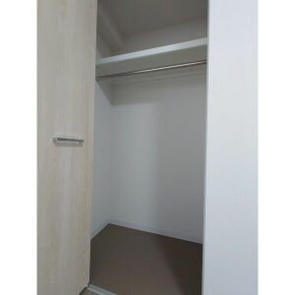 物件内観写真15　(収納)