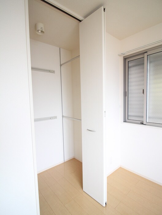 物件内観写真12　(収納)