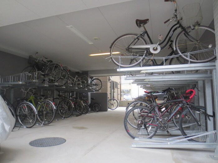 物件外観写真3　(駐輪場)