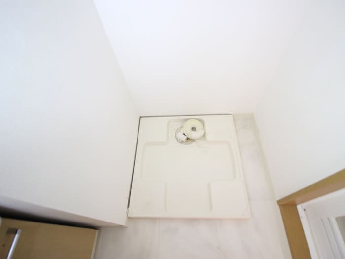 物件内観写真12　(洗濯機置場)