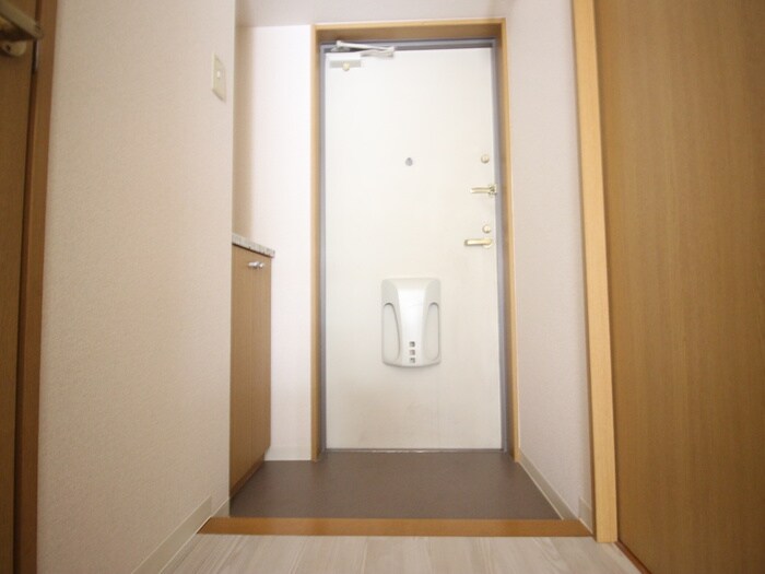 物件内観写真15　(玄関)