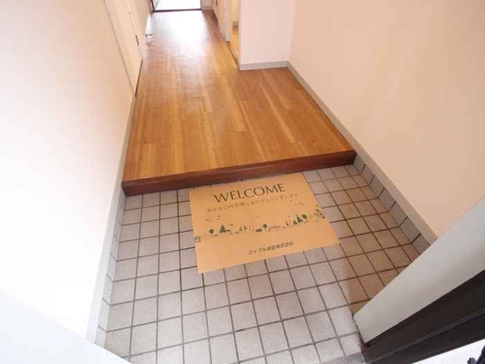 物件内観写真18　(玄関)