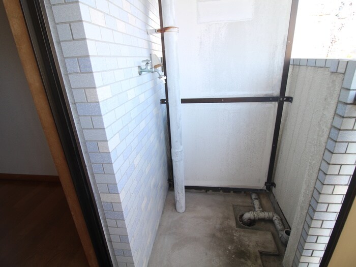 物件内観写真13　(洗濯機置場)