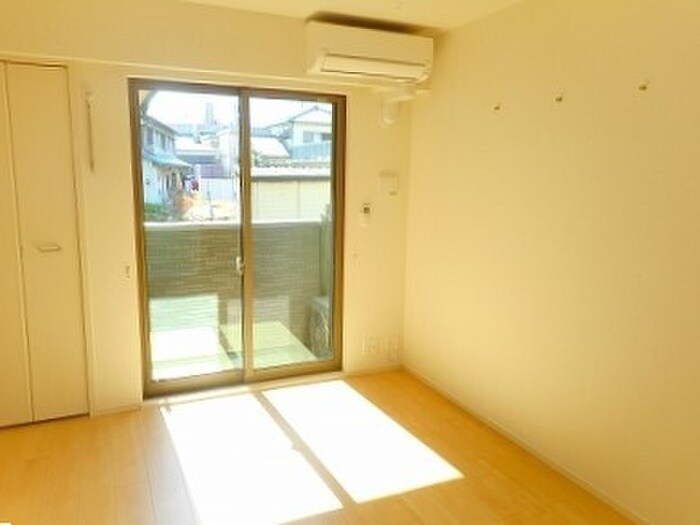 物件内観写真4　(居室)