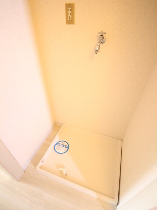 物件内観写真9　(洗濯機置場)