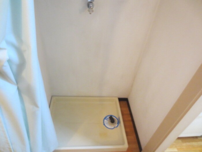 物件内観写真12　(洗濯機置場)