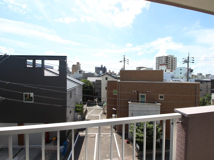 物件内観写真16　(室内からの展望)