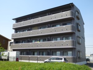 サン・エヴォリュエ外観写真