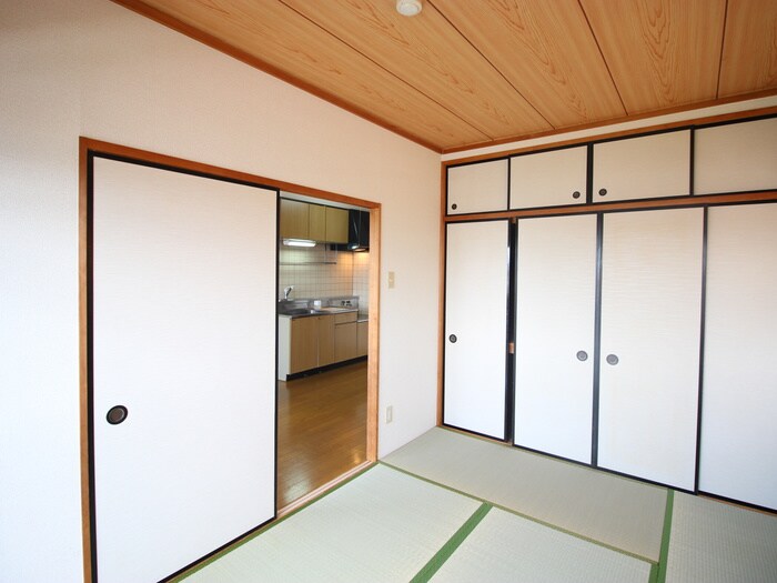 物件内観写真8　(居室)