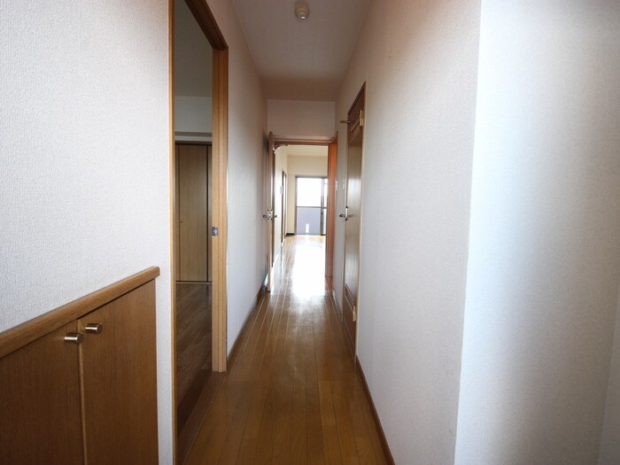 物件内観写真20　(廊下)