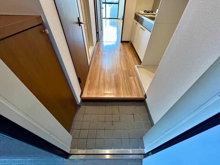 物件内観写真14　(玄関)