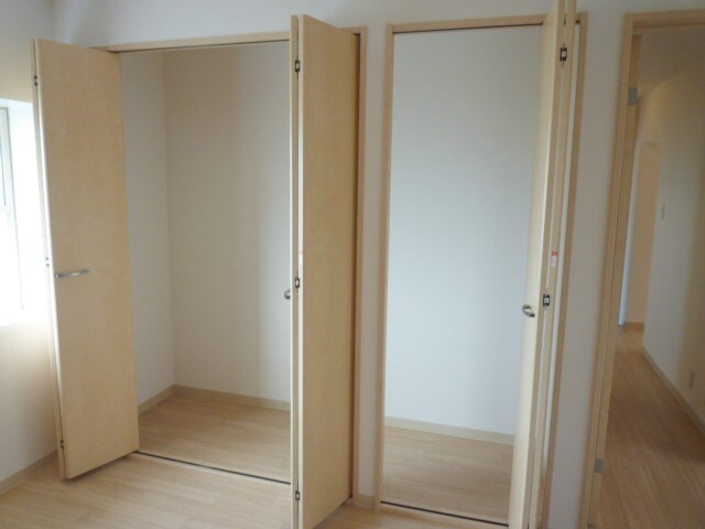 物件内観写真12　(収納)