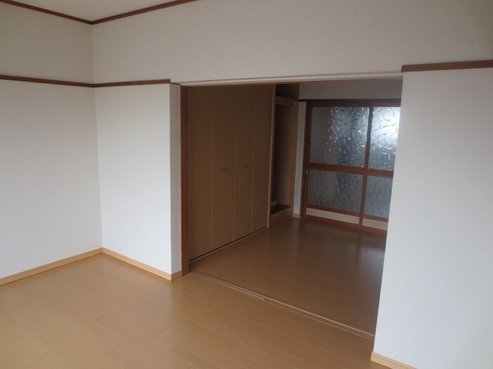 物件内観写真4　(居室)