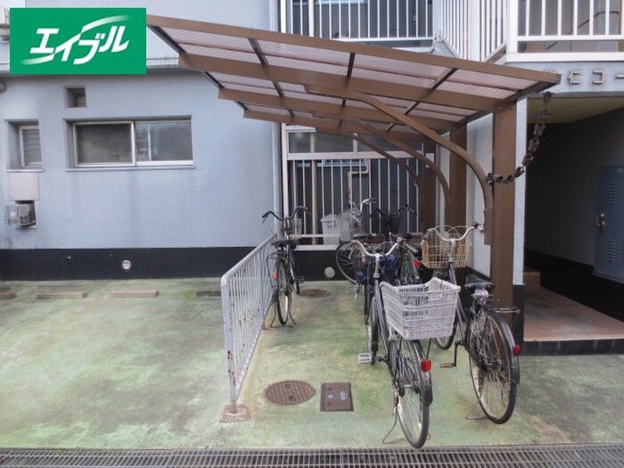 物件外観写真3　(駐輪場)