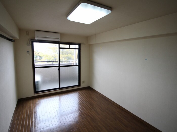 物件内観写真10　(居室)