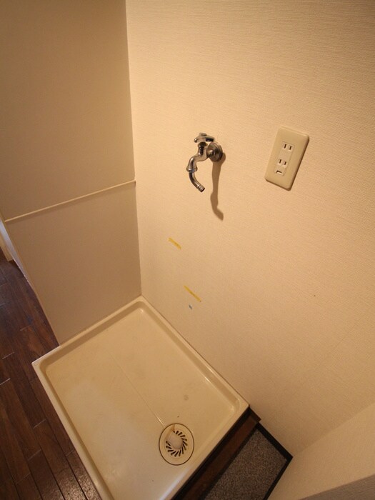 物件内観写真18　(洗濯機置場)