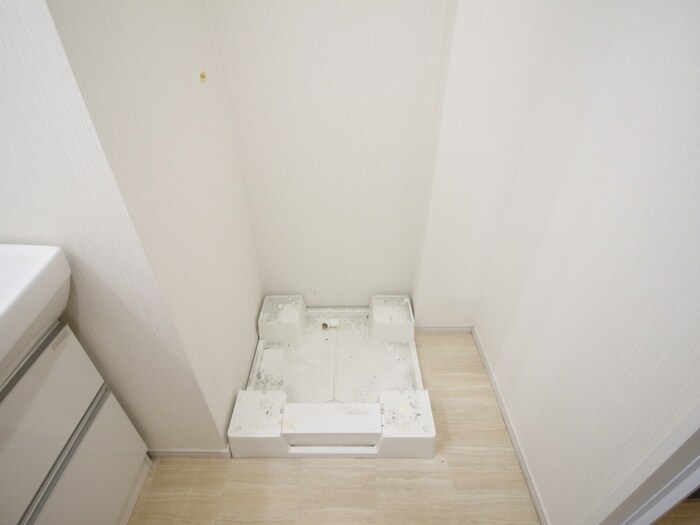 物件内観写真18　(洗濯機置場)