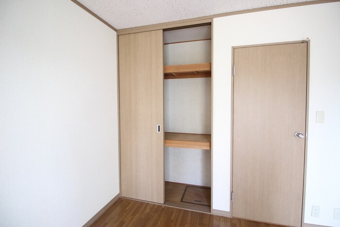 物件内観写真12　(収納)