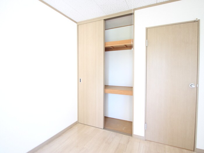 物件内観写真13　(収納)