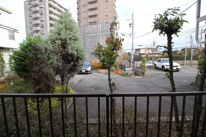 物件内観写真14　(室内からの展望)