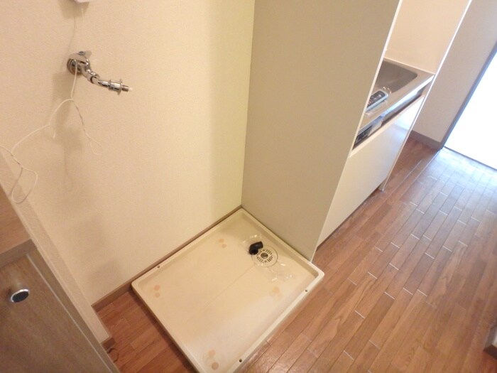 物件内観写真17　(洗濯機置場)