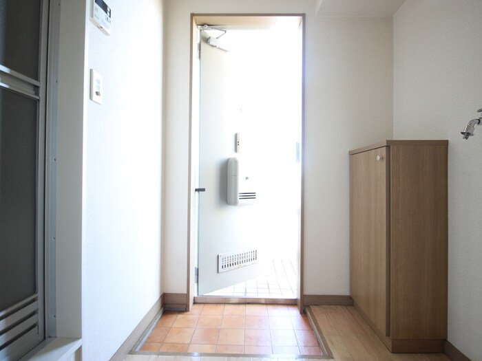 物件内観写真20　(玄関)