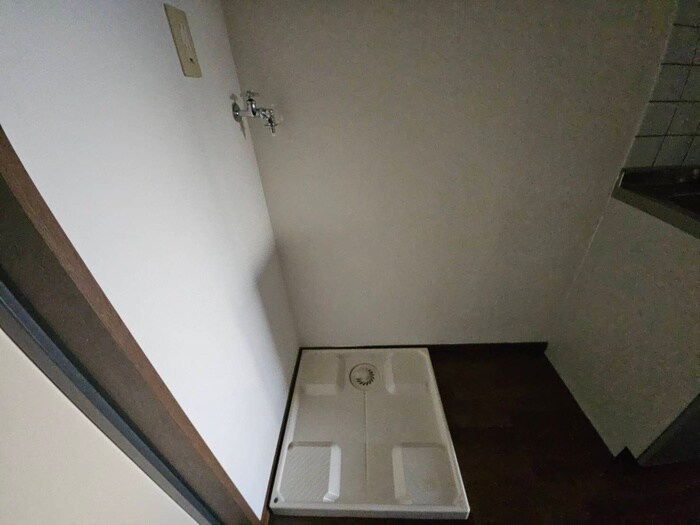 物件内観写真13　(洗濯機置場)