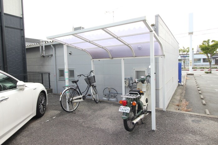 物件外観写真6　(駐輪場)